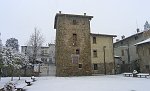 13 Piazza San Fermo, Torrione in fase di recupero